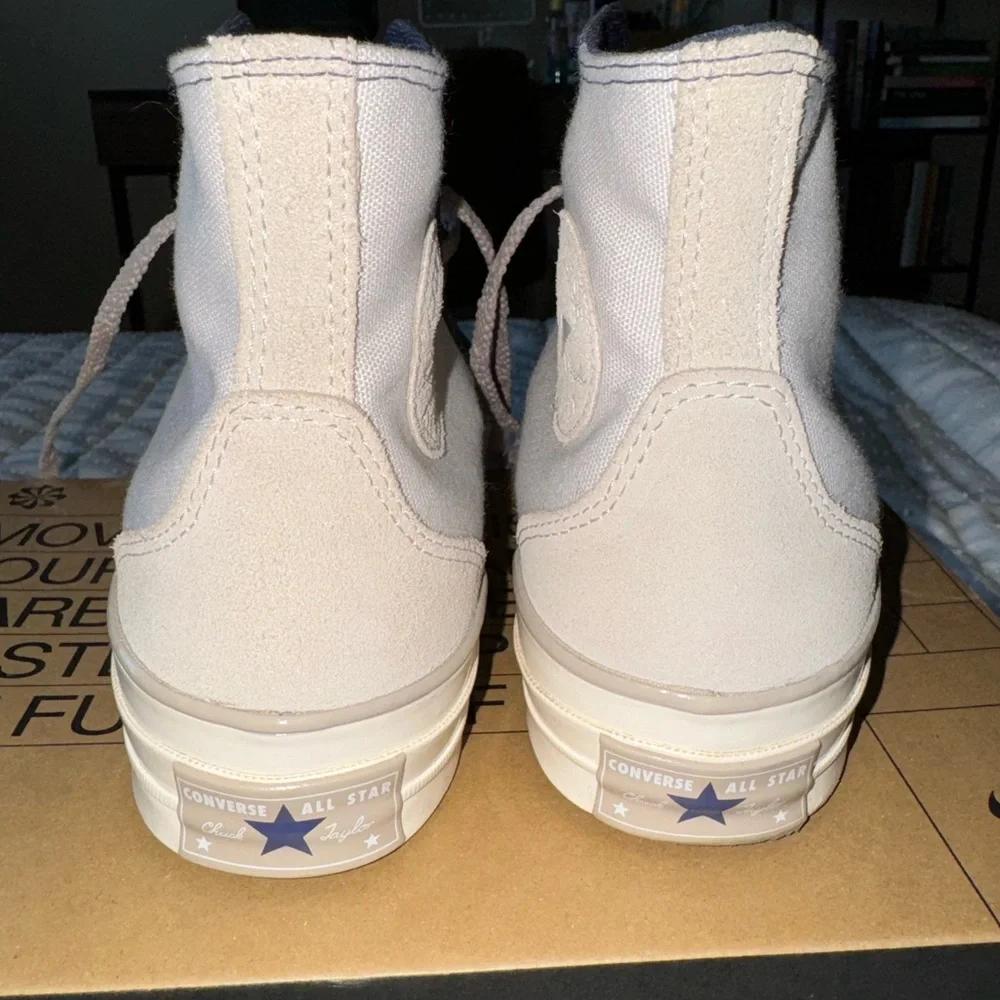 High Top Converse 🌟 - Picture 2 of 4